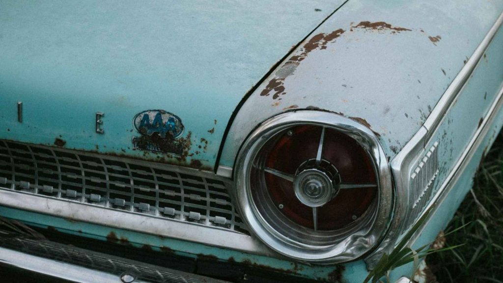 Sell Your Old Car for Cash: Do’s and Don’ts